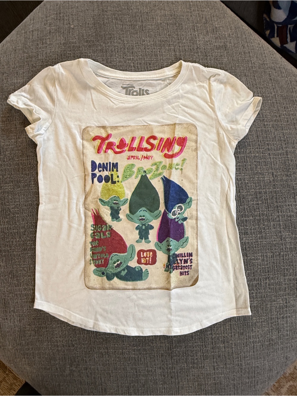 Girls trolls tshirt